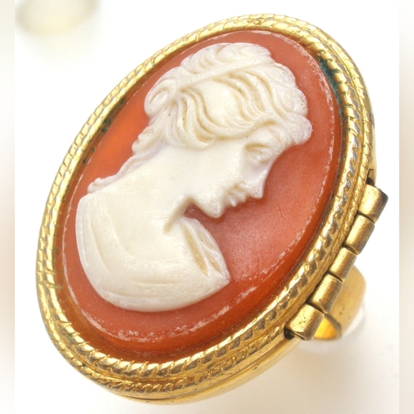 Vintage Cameo Avon Perfume Locket Ring 8.5 - Picture 7 of 9